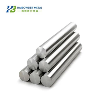 Čistá titanová tyč